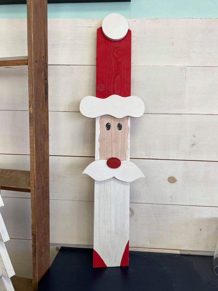 Christmas in July Santa Porch Leaner – The Crafty Home DIY
